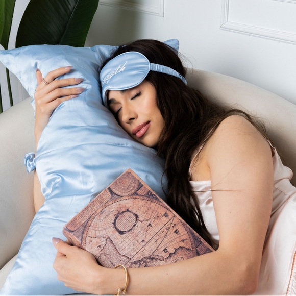 Blue Silk Sleep Set - Manifest Strength! - Picture 2 of 4